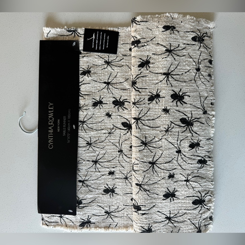 Spiders‎ 🕷️ Table Runner - Picture 12 of 13